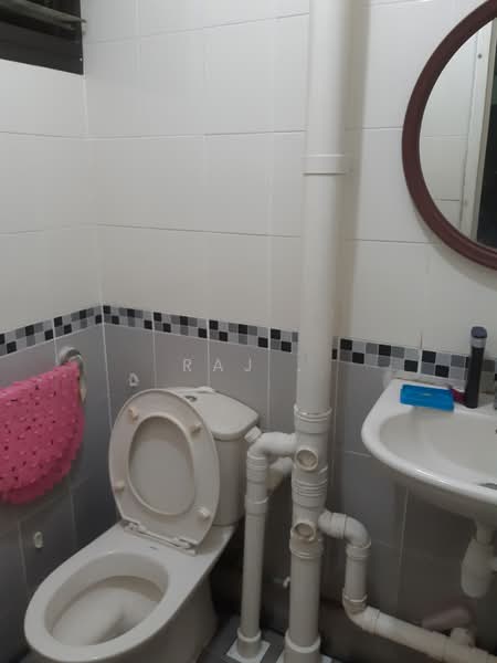 204 Bedok North Street 1, 204 Bedok North Street 1, 2 Bedrooms, 735 sqft, HDB Flat For Rent, by Raj ., 500224191 - Bathroom - PropertyGuru.com.sg