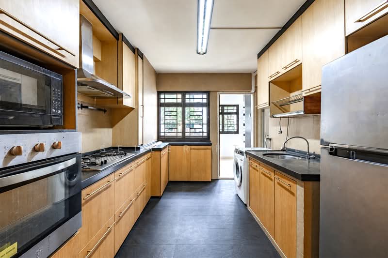649 Ang Mo Kio Avenue 5, 649 Ang Mo Kio Avenue 5, 2 Bedrooms, 807 sqft, HDB Flat For Sale, by JOHN YEO, 500224225 - Kitchen - PropertyGuru.com.sg