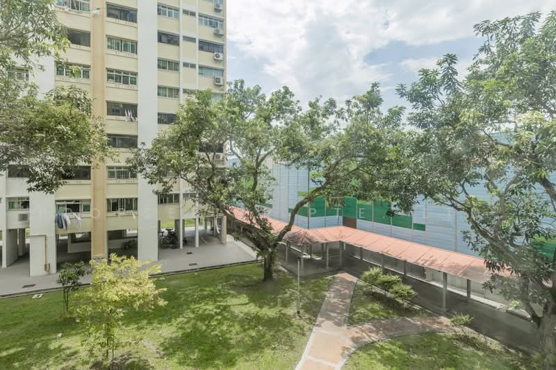 649 Ang Mo Kio Avenue 5, 649 Ang Mo Kio Avenue 5, 2 Bedrooms, 807 sqft, HDB Flat For Sale, by JOHN YEO, 500224225 - Exterior - PropertyGuru.com.sg