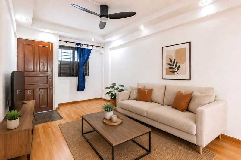 649 Ang Mo Kio Avenue 5, 649 Ang Mo Kio Avenue 5, 2 Bedrooms, 807 sqft, HDB Flat For Sale, by JOHN YEO, 500224225 - Living Room - PropertyGuru.com.sg