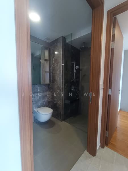 Stirling Residences, 23 Stirling Road, 2 Bedrooms, 635 sqft, Condominium For Sale, by Jocelyn Wee, 500224226 - Bathroom - PropertyGuru.com.sg