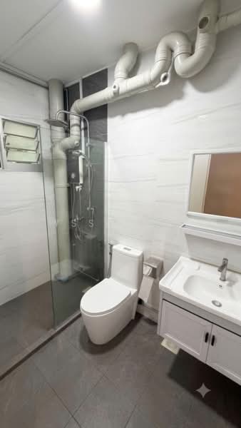 456 Choa Chu Kang Avenue 4, 456 Choa Chu Kang Avenue 4, 2 Bedrooms, 1,130 sqft, HDB Flat For Rent, by Alyssa Koh L X, 500224240 - Bathroom - PropertyGuru.com.sg
