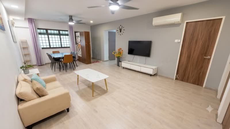 456 Choa Chu Kang Avenue 4, 456 Choa Chu Kang Avenue 4, 2 Bedrooms, 1,130 sqft, HDB Flat For Rent, by Alyssa Koh L X, 500224240 - Living Room - PropertyGuru.com.sg