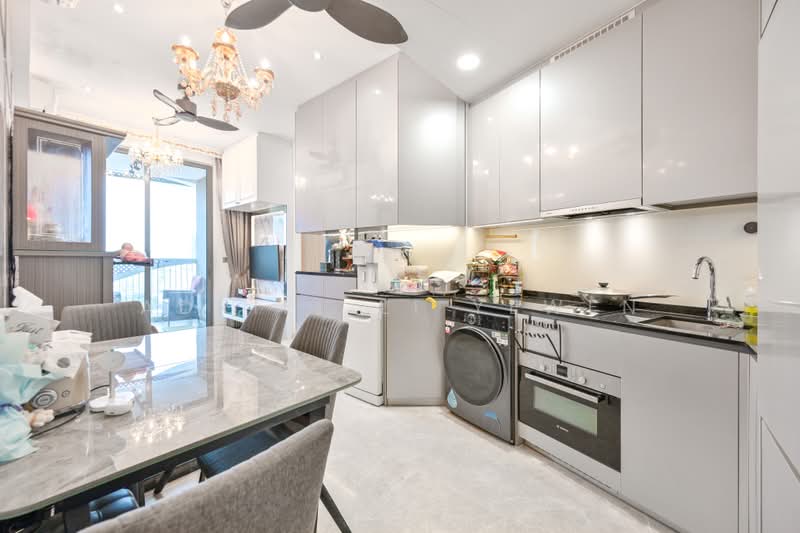 City Gate, 371 Beach Road, 3 Bedrooms, 904 sqft, Apartment For Sale, by Adriel Li Yewen, 500224254 - Kitchen - PropertyGuru.com.sg