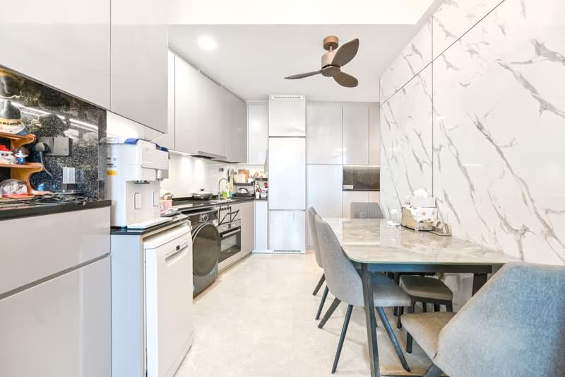 City Gate, 371 Beach Road, 3 Bedrooms, 904 sqft, Apartment For Sale, by Adriel Li Yewen, 500224254 - Kitchen - PropertyGuru.com.sg