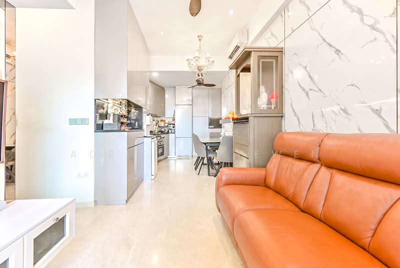 City Gate, 371 Beach Road, 3 Bedrooms, 904 sqft, Apartment For Sale, by Adriel Li Yewen, 500224254 - Living Room - PropertyGuru.com.sg