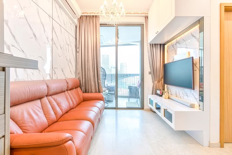City Gate, 371 Beach Road, 3 Bedrooms, 904 sqft, Apartment For Sale, by Adriel Li Yewen, 500224254 - Living Room - PropertyGuru.com.sg