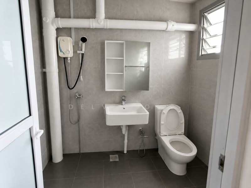569 Pasir Ris Street 51, 569 Pasir Ris Street 51, 3 Bedrooms, 1,119 sqft, HDB Flat For Sale, by Delvin Ong, 500224269 - Bathroom - PropertyGuru.com.sg
