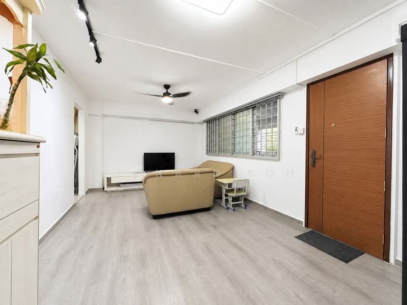 388 Yishun Ring Road, 388 Yishun Ring Road, 3 Bedrooms, 904 sqft, HDB Flat For Sale, by Leonard Soh, 500224270 - Living Room - PropertyGuru.com.sg