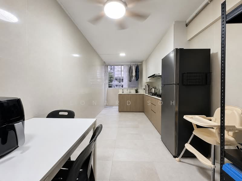 388 Yishun Ring Road, 388 Yishun Ring Road, 3 Bedrooms, 904 sqft, HDB Flat For Sale, by Leonard Soh, 500224270 - Kitchen - PropertyGuru.com.sg