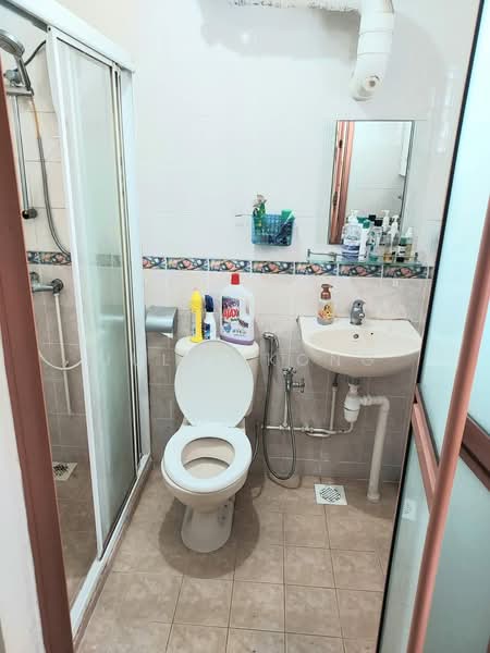 19 Dover Crescent, 19 Dover Crescent, Room Rental, 180 sqft, HDB Flat For Rent, by Julie Kong, 500224271 - Bathroom - PropertyGuru.com.sg