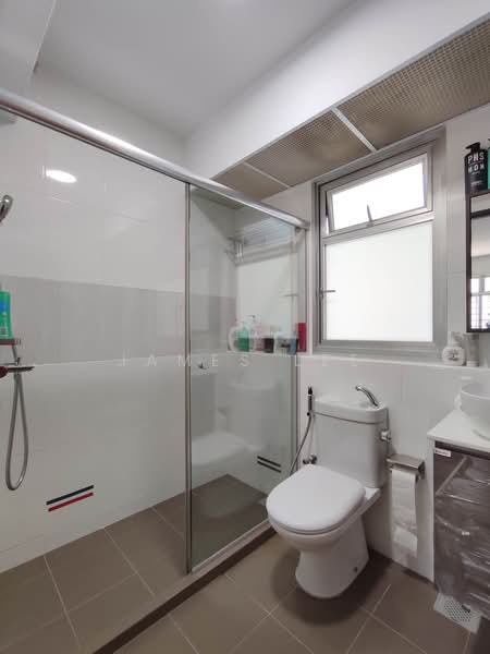 25A Saint George's Lane, 25A Saint George's Lane, 3 Bedrooms, 990 sqft, HDB Flat For Sale, by James Lee, 500224285 - Master Bathroom - PropertyGuru.com.sg