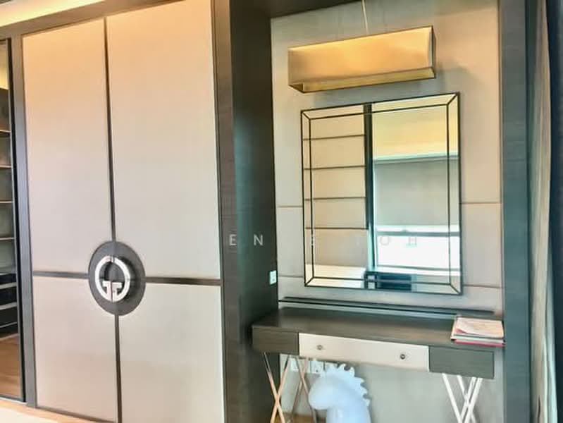 Belle Vue Residences, 15 Oxley Walk, 5 Bedrooms, 5,005 sqft, Condominium For Sale, by Florence Toh, 500224286 - Master bedroom - PropertyGuru.com.sg