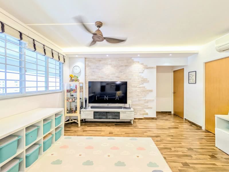 205 Choa Chu Kang Central, 205 Choa Chu Kang Central, 3 Bedrooms, 1,119 sqft, HDB Flat For Sale, by Carina Teo, 500224303 - Living Room - PropertyGuru.com.sg