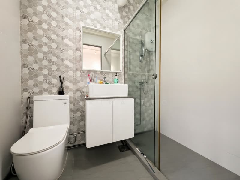 205 Choa Chu Kang Central, 205 Choa Chu Kang Central, 3 Bedrooms, 1,119 sqft, HDB Flat For Sale, by Carina Teo, 500224303 - Bathroom - PropertyGuru.com.sg