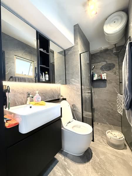 133 Edgedale Plains, 133 Edgedale Plains, 3 Bedrooms, 1,195 sqft, HDB Flat For Sale, by Ivan Kang, 500224309 - Bathroom - PropertyGuru.com.sg
