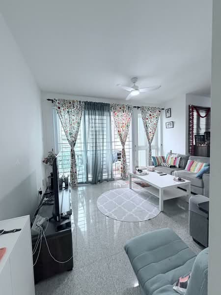 The Warren, 55 Choa Chu Kang Loop, 2 Bedrooms, 1,066 sqft, Apartment For Sale, by Anthea Yeo 杨丽娇, 500224323 - Living Room - PropertyGuru.com.sg