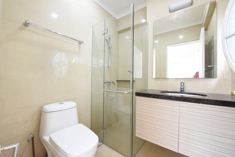 Gentle Villas, 71 Gentle Drive, 5 Bedrooms, 7,382 sqft, Semi-Detached House For Rent, by Xynde Goh, 500224331 - Bathroom - PropertyGuru.com.sg