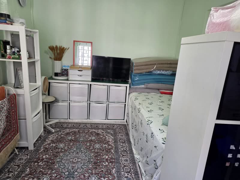 64 Telok Blangah Drive, 64 Telok Blangah Drive, 2 Bedrooms, 721 sqft, HDB Flat For Sale, by Eugene Chan, 500224345 - Bedroom - PropertyGuru.com.sg