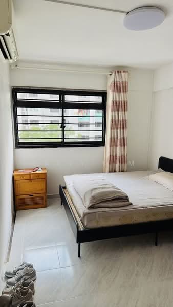 302 Clementi Avenue 4, 302 Clementi Avenue 4, 3 Bedrooms, 990 sqft, HDB Flat For Sale, by Sally Kam, 500224348 - Bedroom - PropertyGuru.com.sg