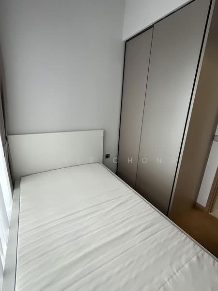 Haus On Handy, 28 Handy Road, 2 Bedrooms, 624 sqft, Condominium For Sale, by Janet Chong, 500224361 - Bedroom 2 with Bed - PropertyGuru.com.sg