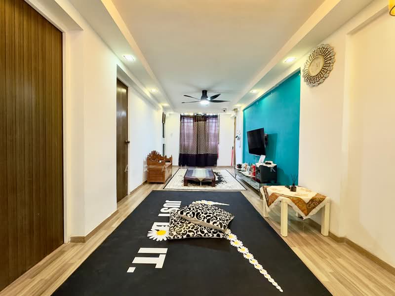 534 Bukit Batok Street 51, 534 Bukit Batok Street 51, 2 Bedrooms, 743 sqft, HDB Flat For Sale, by Farah Zack, 500224363 - Living Room - PropertyGuru.com.sg