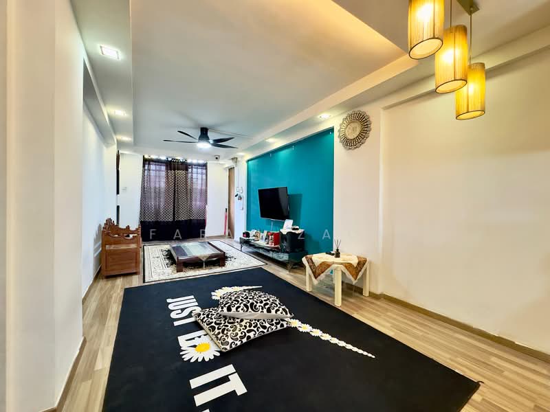 534 Bukit Batok Street 51, 534 Bukit Batok Street 51, 2 Bedrooms, 743 sqft, HDB Flat For Sale, by Farah Zack, 500224363 - Living Room - PropertyGuru.com.sg
