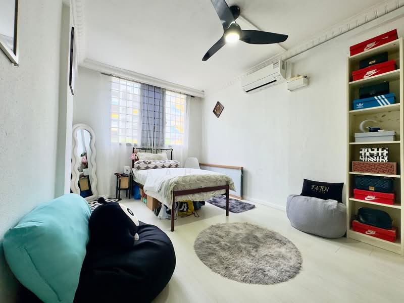 534 Bukit Batok Street 51, 534 Bukit Batok Street 51, 2 Bedrooms, 743 sqft, HDB Flat For Sale, by Farah Zack, 500224363 - Bedroom - PropertyGuru.com.sg