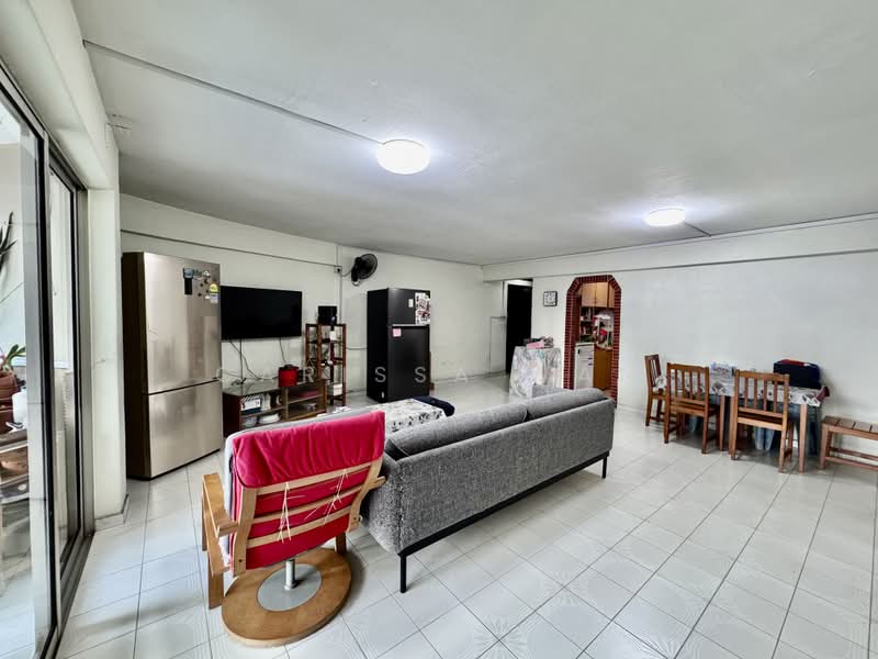 259 Ang Mo Kio Avenue 2, 259 Ang Mo Kio Avenue 2, 3 Bedrooms, 1,453 sqft, HDB Flat For Sale, by Carissa Wan, 500224385 - Living Room - PropertyGuru.com.sg