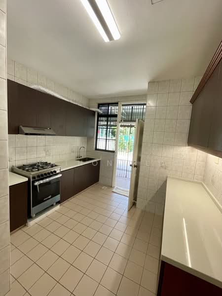 Garlick Ville, Sixth Crescent, 5 Bedrooms, 2,800 sqft, Terraced House For Rent, by Anthony Low, 500224392 - Kitchen - PropertyGuru.com.sg