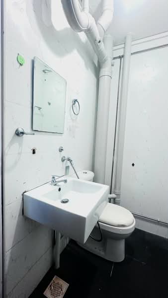106 Gangsa Road, 106 Gangsa Road, Room Rental, 1,109 sqft, HDB Flat For Rent, by Steven Choo, 500224394 - Bathroom - PropertyGuru.com.sg