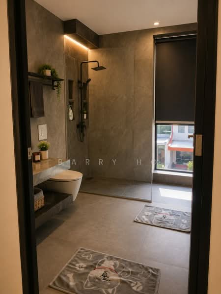 Highland Road, , Room Rental, 120 sqft, Semi-Detached House For Rent, by Barry Ho, 500224395 - Bathroom - PropertyGuru.com.sg