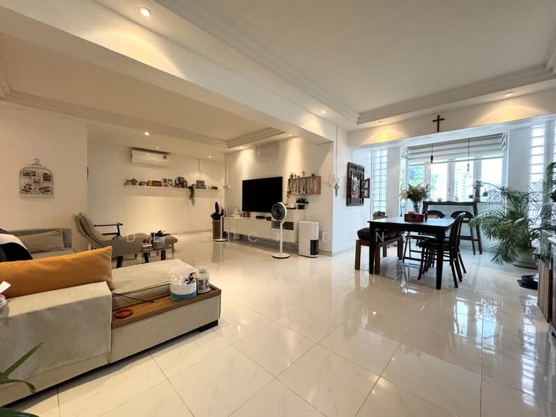 669C Jurong West Street 64, 669C Jurong West Street 64, 4 Bedrooms, 1,399 sqft, HDB Flat For Sale, by Derrick Dang, 500224396 - Living Room - PropertyGuru.com.sg