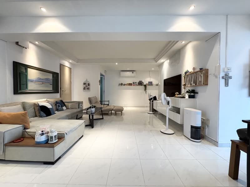 669C Jurong West Street 64, 669C Jurong West Street 64, 4 Bedrooms, 1,399 sqft, HDB Flat For Sale, by Derrick Dang, 500224396 - Living Room - PropertyGuru.com.sg