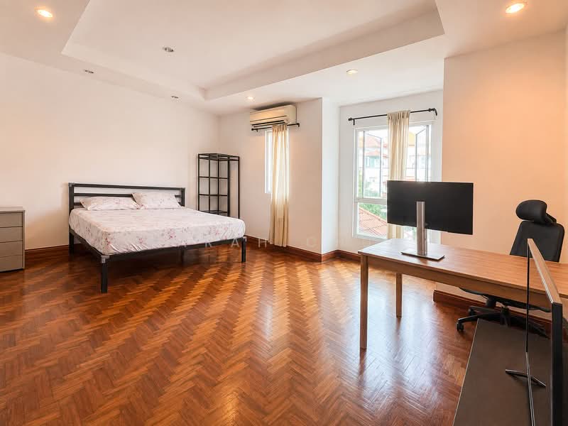 Villa Verde, Verde Grove, 5 Bedrooms, 1,615 sqft, Terraced House For Sale, by Sarah Chua, 500224397 - Bedroom - PropertyGuru.com.sg