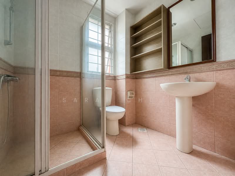 Villa Verde, Verde Grove, 5 Bedrooms, 1,615 sqft, Terraced House For Sale, by Sarah Chua, 500224397 - Bathroom - PropertyGuru.com.sg
