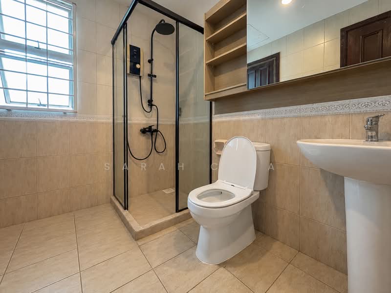 Villa Verde, Verde Grove, 5 Bedrooms, 1,615 sqft, Terraced House For Sale, by Sarah Chua, 500224397 - Bathroom - PropertyGuru.com.sg