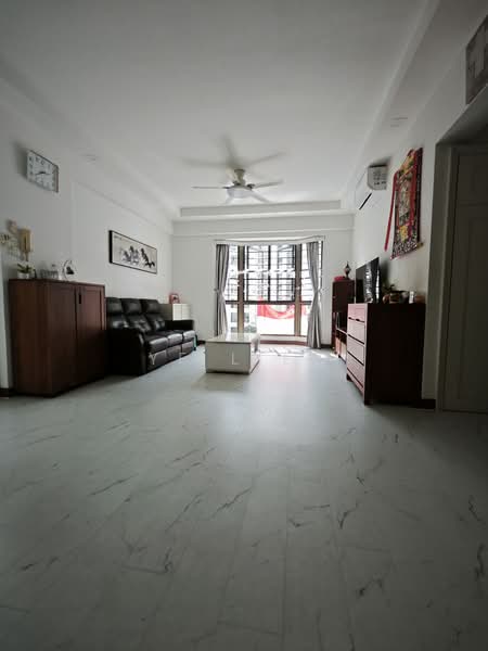 Parkview Apartments, 1 Bukit Batok Street 25, 3 Bedrooms, 1,119 sqft, Apartment For Sale, by YF Liew, 500224398 - Living Room - PropertyGuru.com.sg