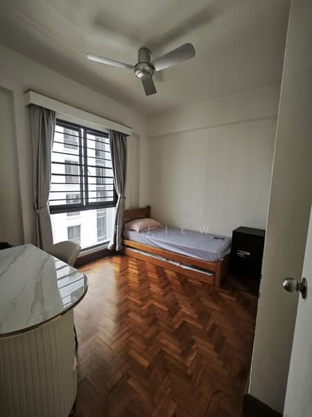 Parkview Apartments, 1 Bukit Batok Street 25, 3 Bedrooms, 1,119 sqft, Apartment For Sale, by YF Liew, 500224398 - Bedroom - PropertyGuru.com.sg