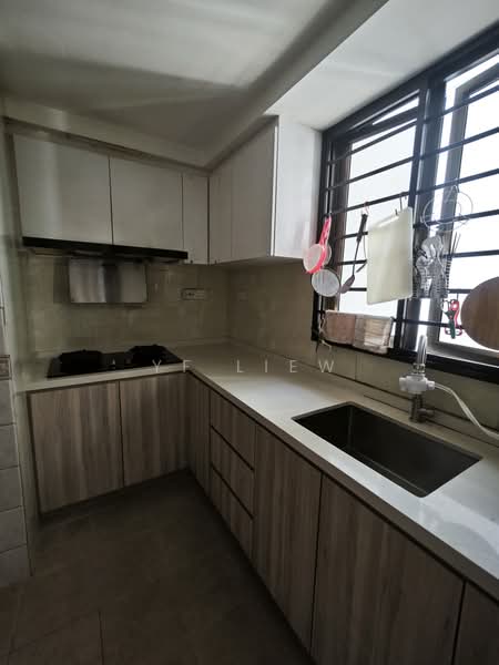 Parkview Apartments, 1 Bukit Batok Street 25, 3 Bedrooms, 1,119 sqft, Apartment For Sale, by YF Liew, 500224398 - Kitchen - PropertyGuru.com.sg