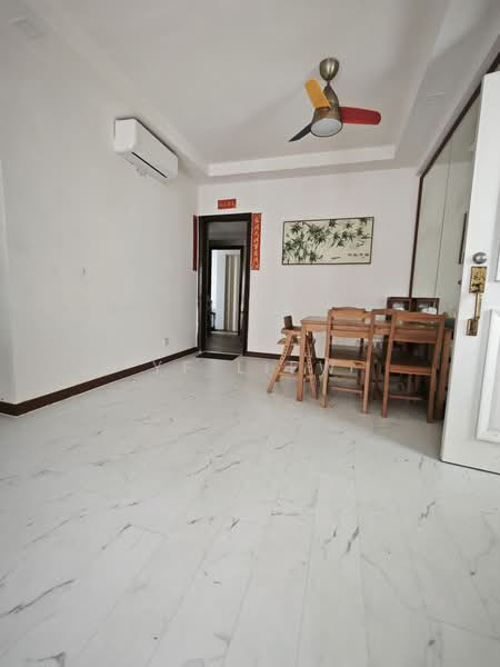 Parkview Apartments, 1 Bukit Batok Street 25, 3 Bedrooms, 1,119 sqft, Apartment For Sale, by YF Liew, 500224398 - Dining Room - PropertyGuru.com.sg