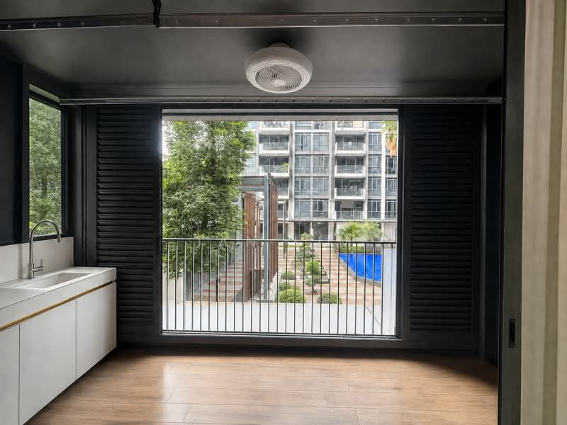 La Fiesta, 68 Sengkang Square, 3 Bedrooms, 990 sqft, Condominium For Sale, by Ian Lim, 500224407 - Balcony - PropertyGuru.com.sg