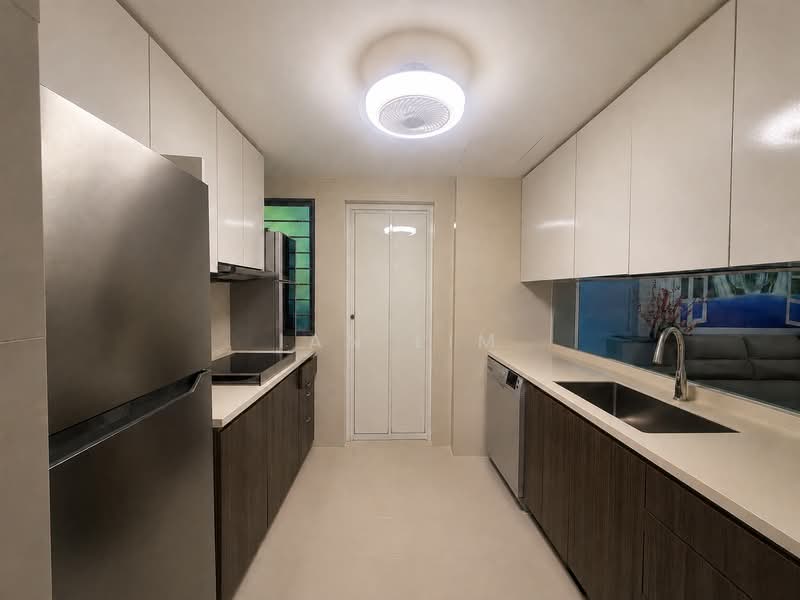 La Fiesta, 68 Sengkang Square, 3 Bedrooms, 990 sqft, Condominium For Sale, by Ian Lim, 500224407 - Kitchen - PropertyGuru.com.sg