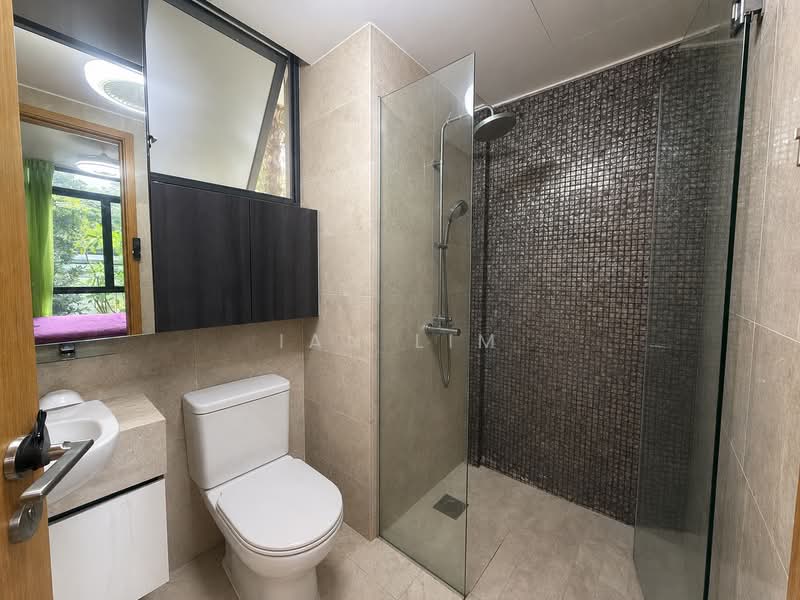 La Fiesta, 68 Sengkang Square, 3 Bedrooms, 990 sqft, Condominium For Sale, by Ian Lim, 500224407 - Bathroom - PropertyGuru.com.sg