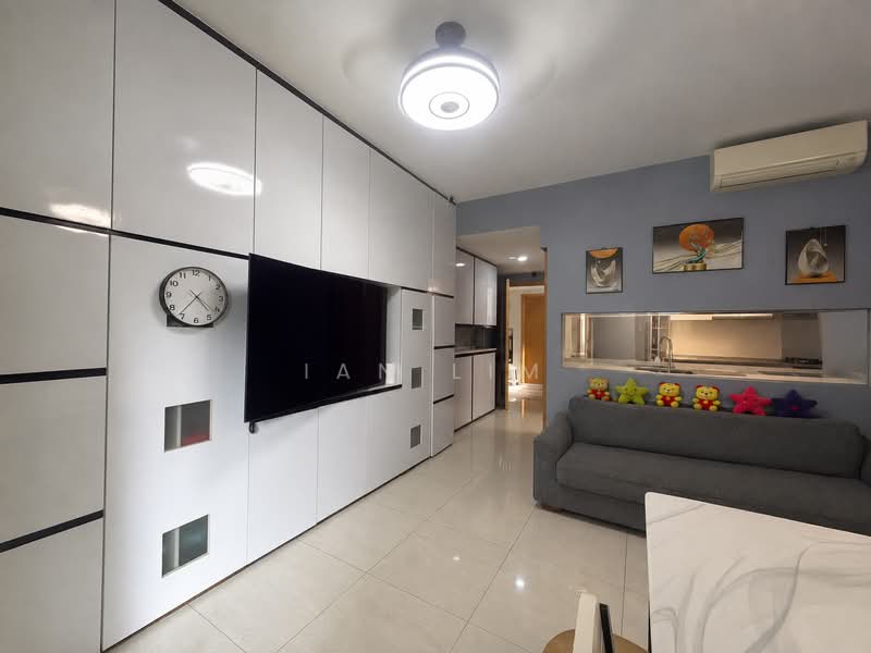 La Fiesta, 68 Sengkang Square, 3 Bedrooms, 990 sqft, Condominium For Sale, by Ian Lim, 500224407 - Living Room - PropertyGuru.com.sg
