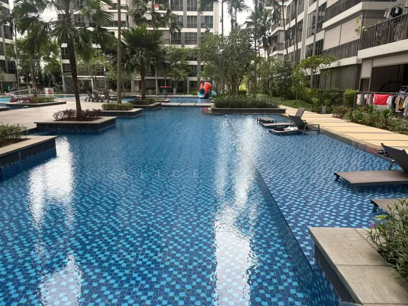 Waterwoods, Punggol Field Walk, 3 Bedrooms, 1,044 sqft, Executive Condominium For Sale, by Alice Ong, 500224412 - Pool - PropertyGuru.com.sg
