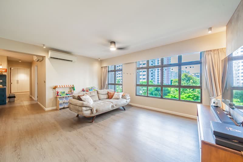 229A Sumang Lane, 229A Sumang Lane, 3 Bedrooms, 1,216 sqft, HDB Flat For Sale, by Melanie Ong, 500224422 - Living Room - PropertyGuru.com.sg