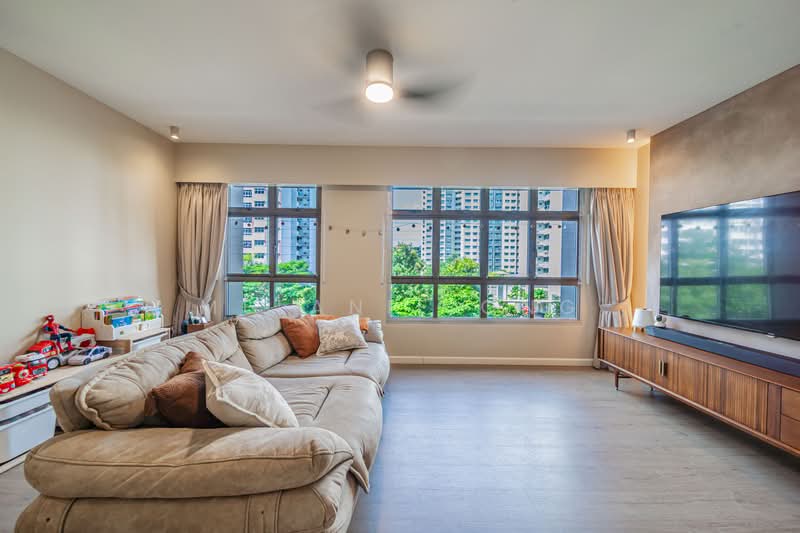 229A Sumang Lane, 229A Sumang Lane, 3 Bedrooms, 1,216 sqft, HDB Flat For Sale, by Melanie Ong, 500224422 - Living Room - PropertyGuru.com.sg