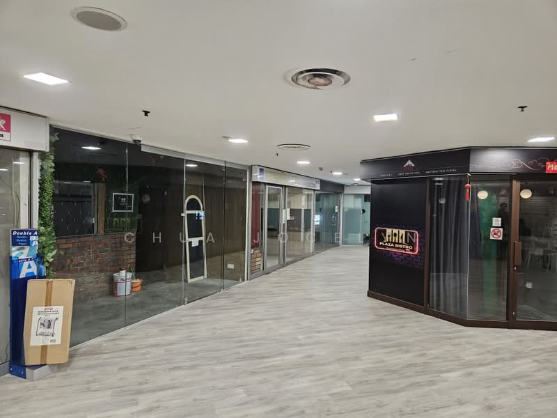 The Plaza, 7500A Beach Road, Beach Road / Bugis / Rochor, 452 sqft, Other Retail For Sale, by Chua Jocelyn, 500224437 - Corridor - CommercialGuru.com.sg