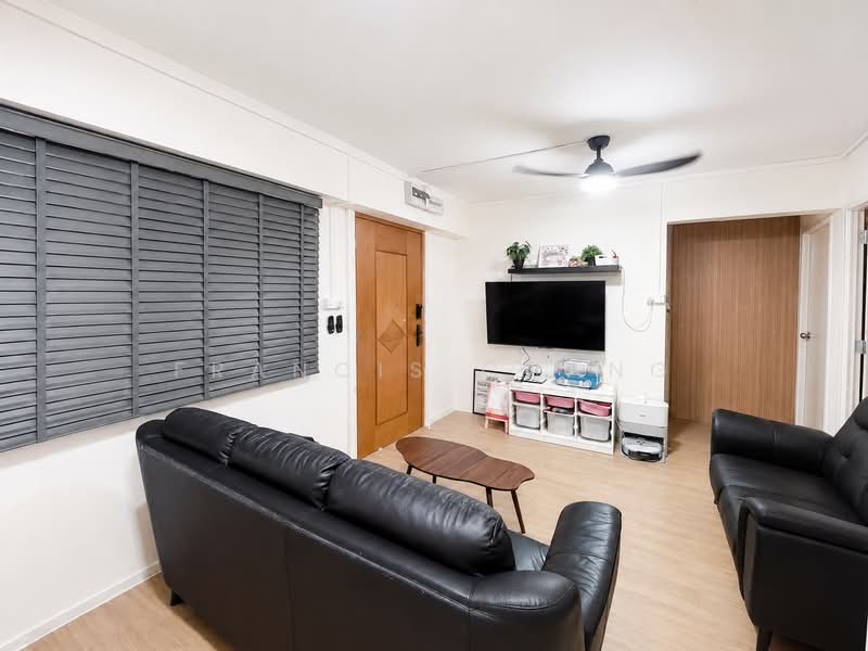 262 Yishun Street 22, 262 Yishun Street 22, 3 Bedrooms, 904 sqft, HDB Flat For Sale, by Francis Chang, 500224442 - Living Room - PropertyGuru.com.sg